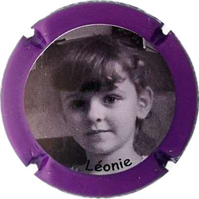 N°22f Léonie, contour violet
Photo Jacky MICHEL
