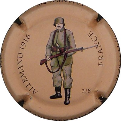 N°02 Série costumes militaires, 3/8, ALLEMAND 1916, fond crème
Photo BENEZETH Louis
