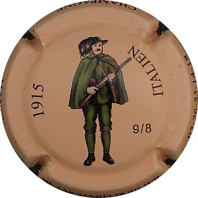 N°02 Série costumes militaires, 9/8, ITALIEN 1915,fond crème
Photo BENEZETH Louis
