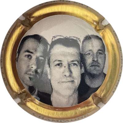 N°05x Portrait 3 hommes, contour or
Photo Bruno HEBMANN GONTIER
