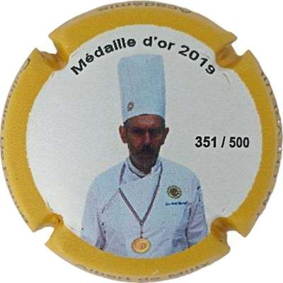 N°053 Académie culinaire, JM Cheveuil, contour jaune, 500 expl
Photo Jacky MICHEL
