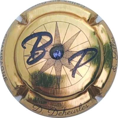 N°NR Black pearl, or et violet, strass violet
Photo Christophe LELU
Mots-clés: NR