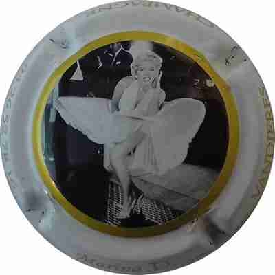 N°047 Portrait Marilyne, cercle jaune, contour blanc
Photo Philippe MARINIER
