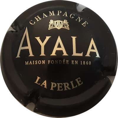 N°43 Noir et or, "LA PERLE", verso écusson or:1860 Ayala
Photo MH Millot
