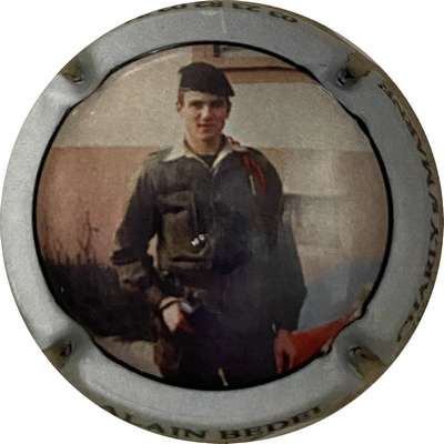 N°21c Portrait militaire, contour gris
Photo MH Millot
