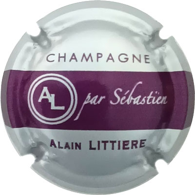 N°17x-nr Argent et violet
Photo René COSSEMENT
Mots-clés: NR