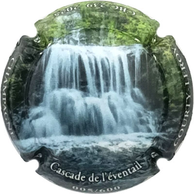 N°NR-01 Cascade de l'Eventail, N°XXX-600
Photo René COSSEMENT
Mots-clés: CAPSULES DE CLUBS